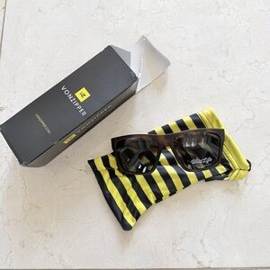 Von Zipper NIB $170 Dipstick Polar Brown Sunglasses with Black and Yellow Case